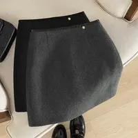 她池2025绵羊毛秋新款女通勤气质短款A字高腰半身裙T53B3623BA