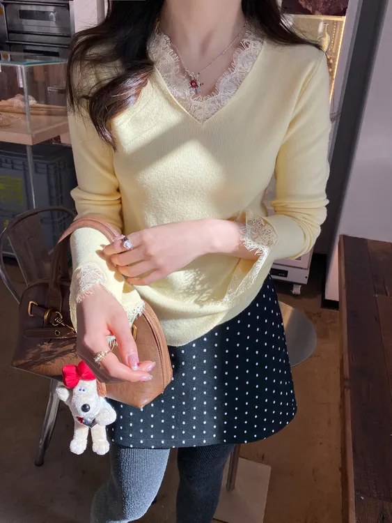 V领蕾丝针织打底衫女秋冬内搭修身2025新款毛衣设计感上衣8029