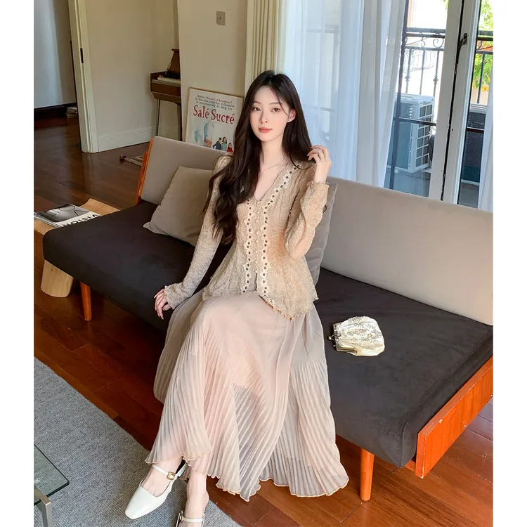 GERTCOREL2025新款春秋季法式修身高级感衬衫百褶裙卡其色套装女