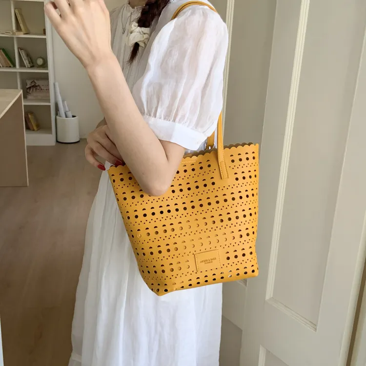 韩版镂空大容量包包女2025新款潮夏季时尚托特包简约单肩腋下包