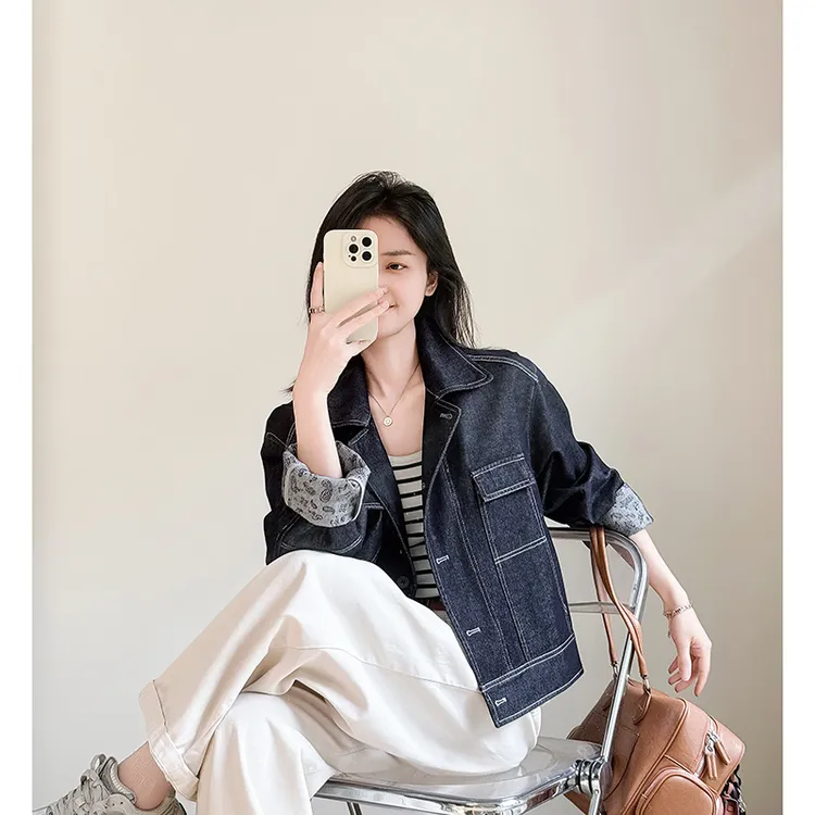 丹宁蓝牛仔短外套女2026春季休闲翻领宽松显瘦设计感深色夹克上衣
