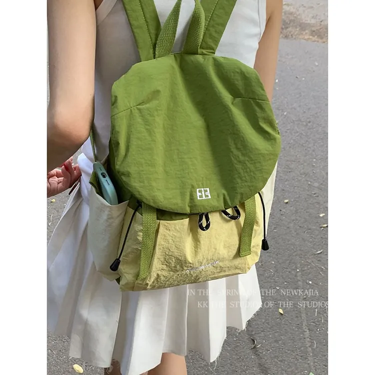 多巴胺双肩包包女款爆款新款学院风通勤小背包书包出游旅行包