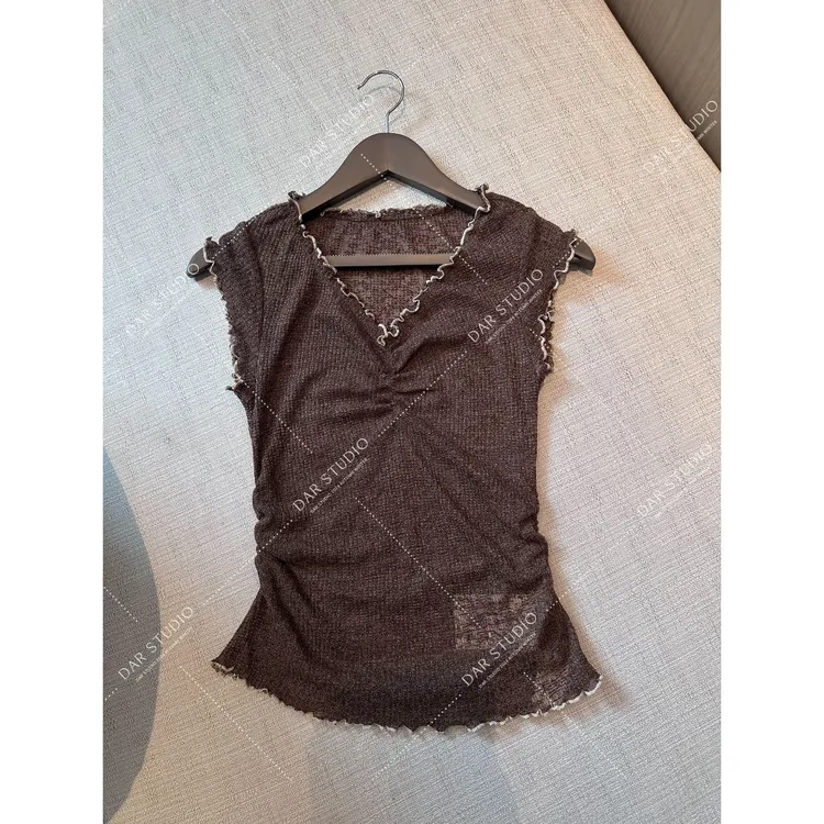 DAR STUDIO 深圳货【摩卡】木耳边含麻设计感V领无袖针织衫25126