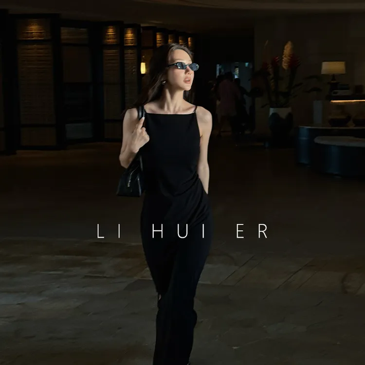 LiHuiEr李慧儿【维罗纳薄雾】2025显瘦高级黑色吊带连衣裙LL025105