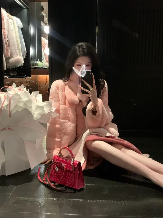 【雅乔定制】羞羞兔 粉色獭兔毛皮草外套女秋冬保暖DYDD-25070095