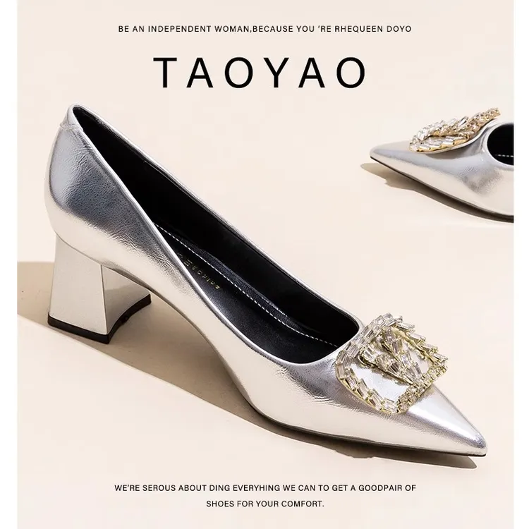 银色绝美水钻尖头粗跟单鞋女2025新款法式复古浅口百搭中跟高跟鞋