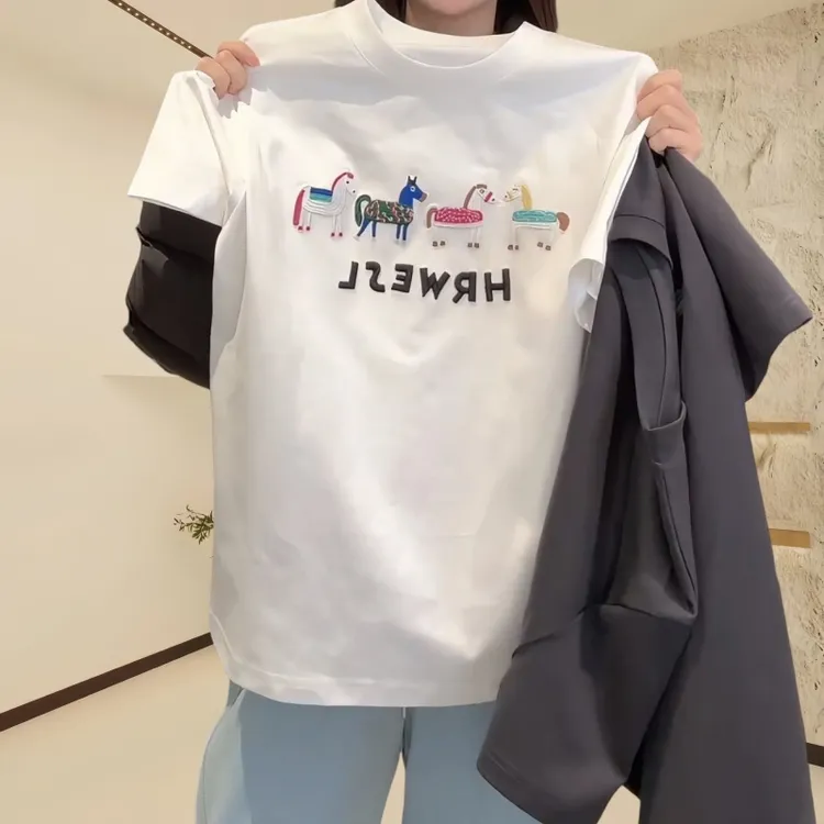 白色T恤女春季新款减龄洋气宽松体恤轻奢感显瘦简约刺绣圆领上衣