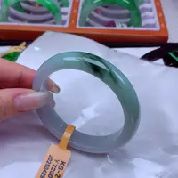 翡翠手镯未镶嵌翡翠