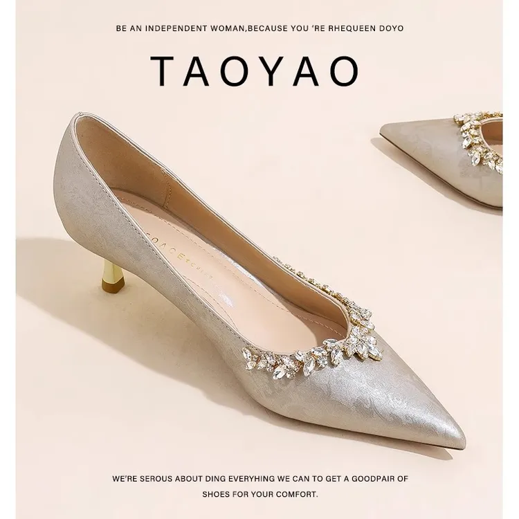 新中式国风尖头高跟鞋女2025新款气质浅口配旗袍不累脚细跟单鞋女