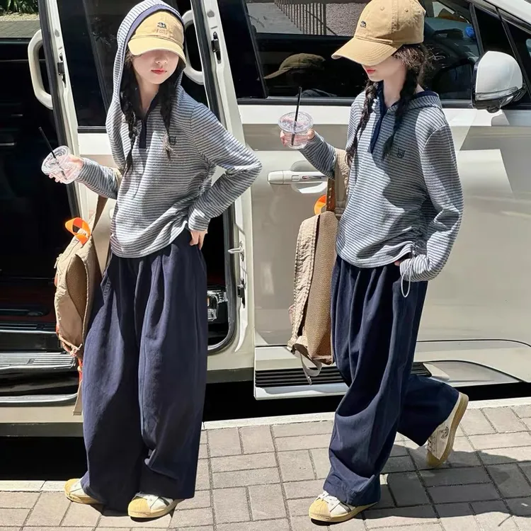 女童秋季套装2025新款儿童洋气时髦中大童春秋连帽卫衣休闲裤秋装