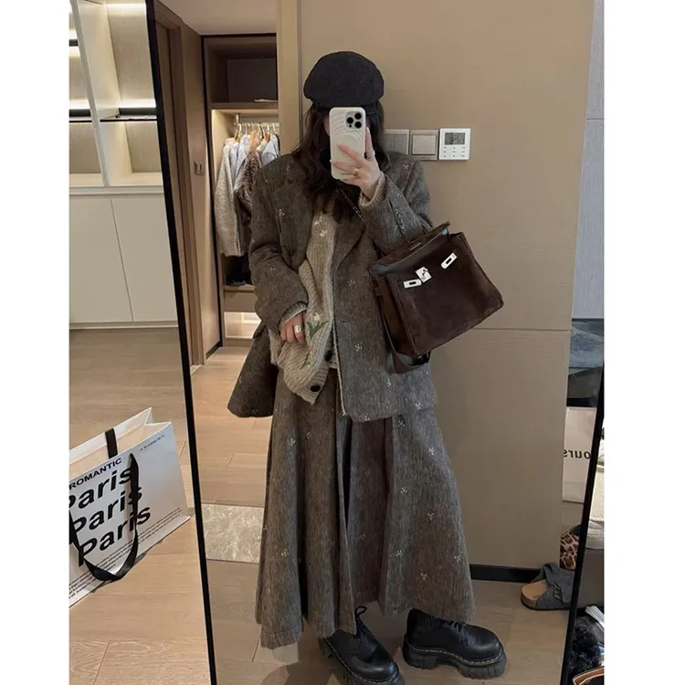 首尔恋人 蝴蝶结西装外套刺绣压褶半身裙田园风花朵V领针织衫套装