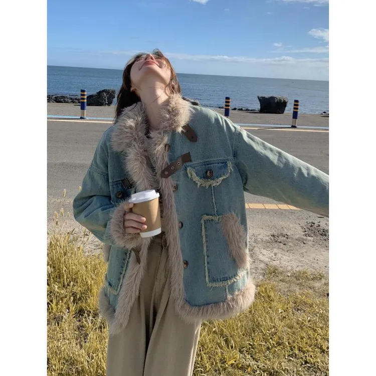 秋冬季2025新款宽松加绒加厚高级感拼接复古棉服牛仔毛毛外套女