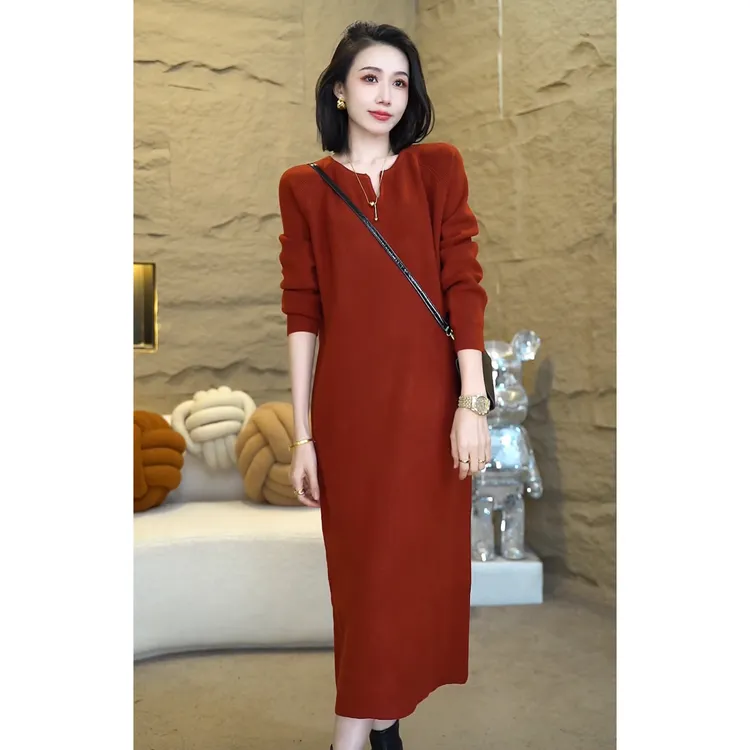 欧颍昇2024女款气质服装轻奢小众高级感裙子针织长袖连衣裙6954