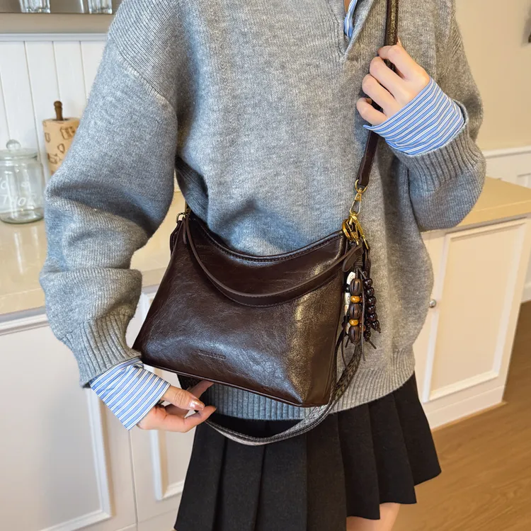 简约洋气高级感百搭单肩包2025新款女式通勤时尚潮流行手提斜挎包