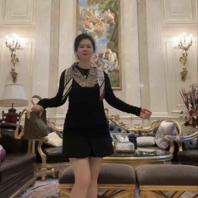 冬季新款烫钻打底衫