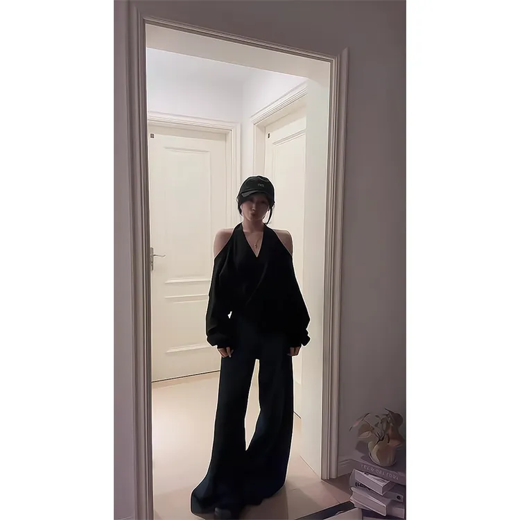2025新款女士春季复古挂脖小众设计感两穿露肩卫衣高腰宽松阔腿裤