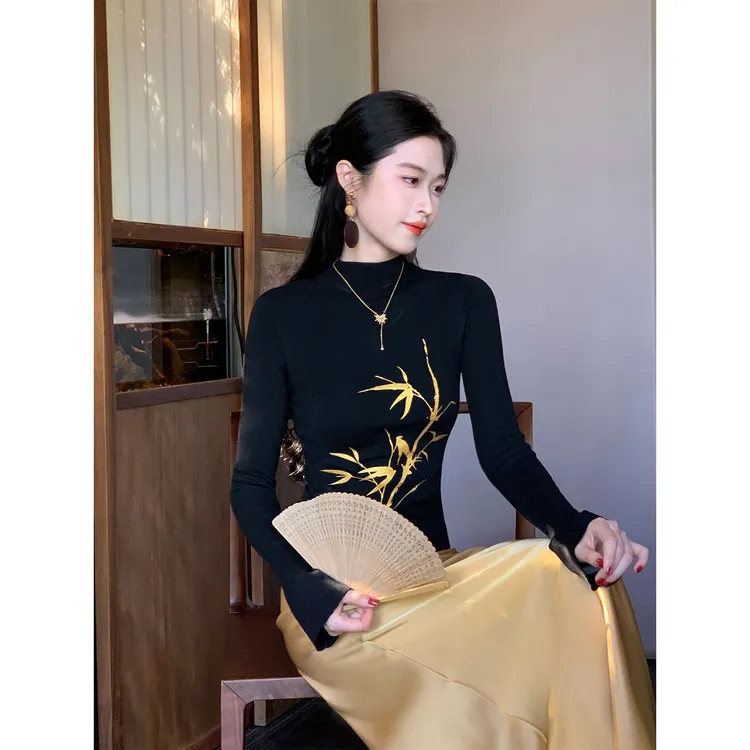 凌茜恣禾【金竹韵】国风新中式黑杏烫金印花上衣金色缎面半身裙套装