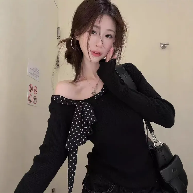 早秋季韩系穿搭绝美黑色斜肩针织打底衫设计感小众独特超好看上衣