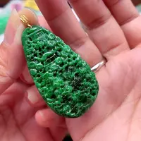 翡翠18K金镶嵌颈饰翡翠