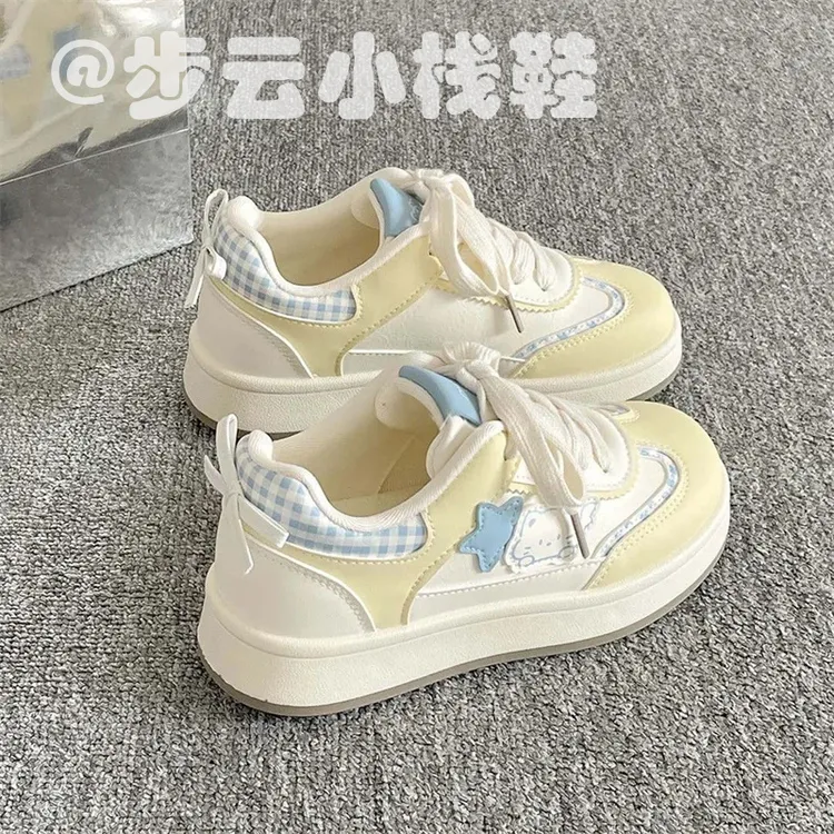 2025新款可爱板鞋女款休闲鞋百搭小众爆款面包鞋学生厚底小白鞋