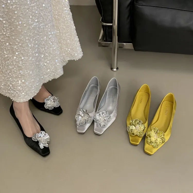 法式时尚百搭气质女鞋春季单鞋雪汾浅口方头一脚蹬透气粘胶修面超