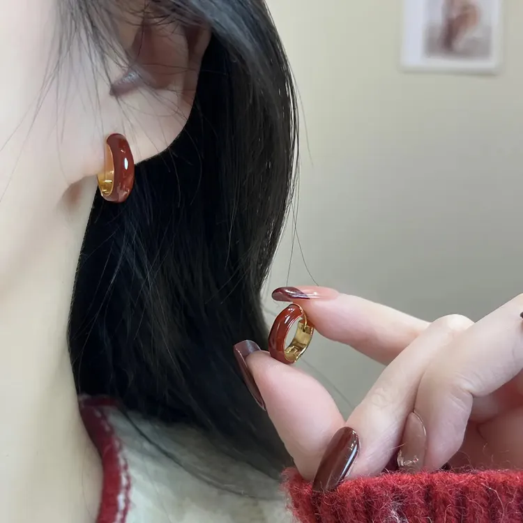 优乐秋季百搭小众法式复古耳圈气质轻奢精致耳环E1860