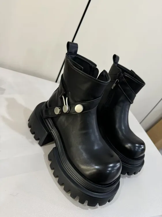 唐小肉常规厚底马丁靴百搭女靴欧若智性风百搭短靴661秋冬黑色