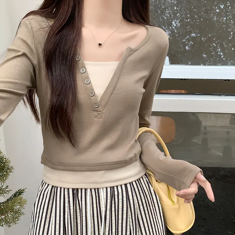 拼接假两件撞色显瘦长袖T恤女春秋v领修身短款设计感小众韩版上衣