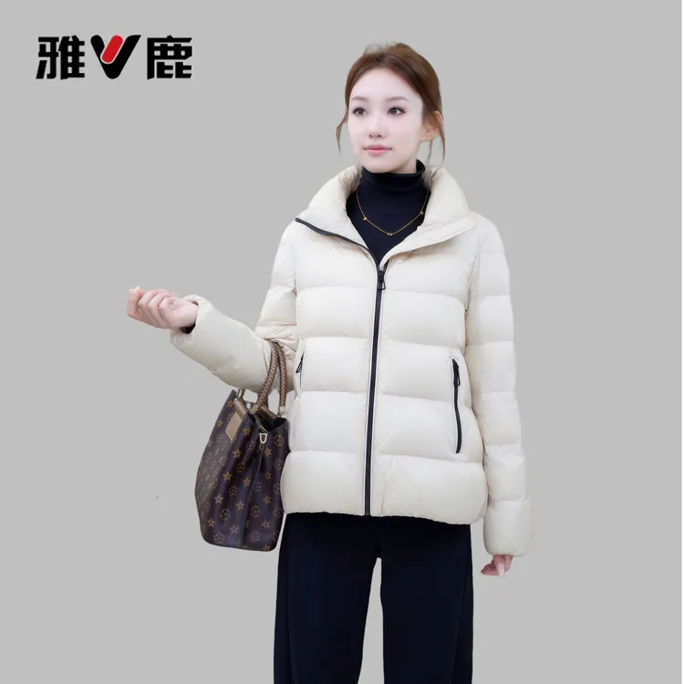 V/雅鹿2025秋冬新款轻薄羽绒服女外套保暖短款立领时尚短款羽绒服