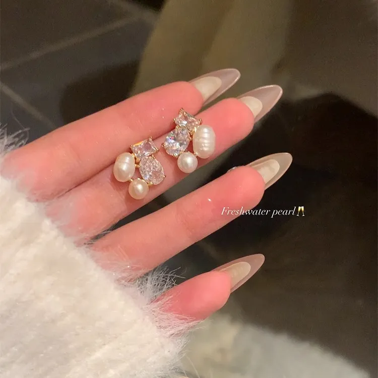 铜合金耳饰 早春小香风闪锆仿珍珠耳钉女高级感轻奢气质耳环耳饰