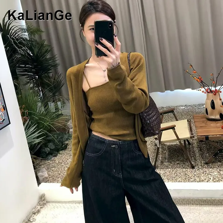 卡莲格/秋季新款微胖mm吊带两件套女韩系气质时尚显瘦长袖针织衫