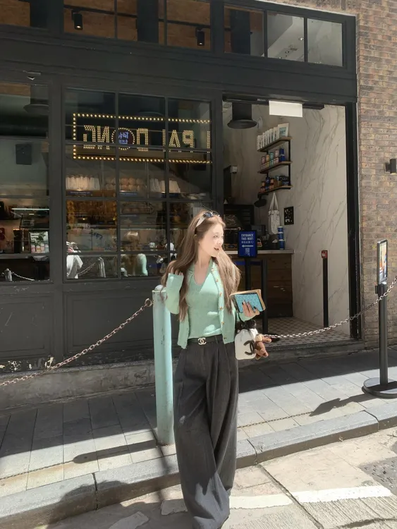 2025早秋新款时尚套装气质显瘦洋气休闲百搭性感辣妹外出上衣吊带