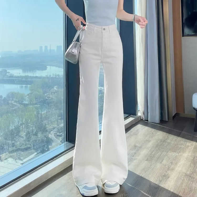 白色微喇牛仔裤女秋冬加绒2025加厚高腰显瘦休闲百搭拖地喇叭裤子
