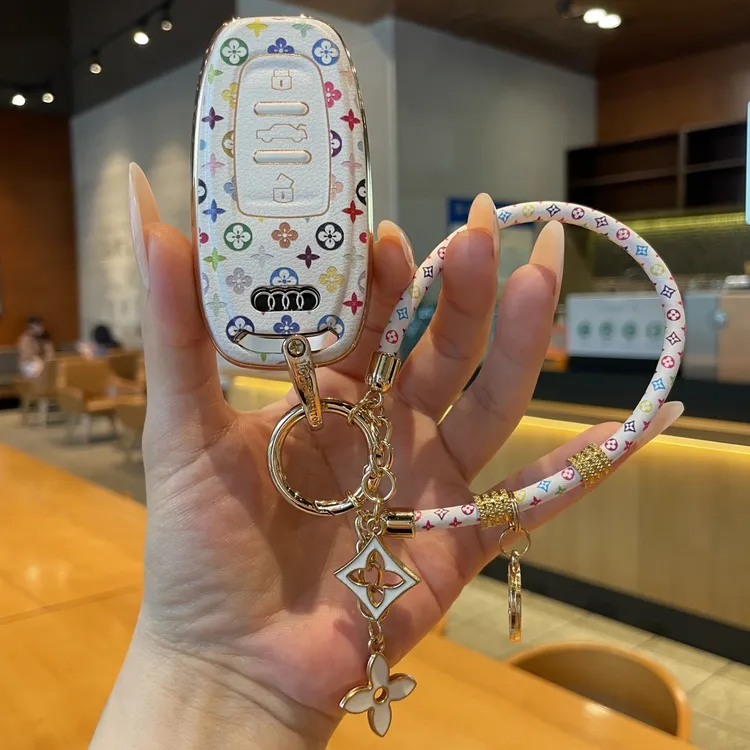适配奥迪A6L/A4L/Q5L/Q7/A8L/A5/Q3/A3/Q6钥匙套女士款精致轻奢风