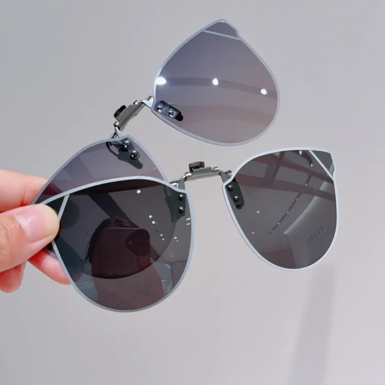 高级感女士近视眼镜偏光太阳镜可上翻夹片遮阳防紫外线超轻时尚潮