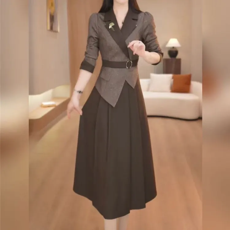 美瑞假两件连衣裙女秋季2025新款翻领修身设计感通勤风a字裙潮