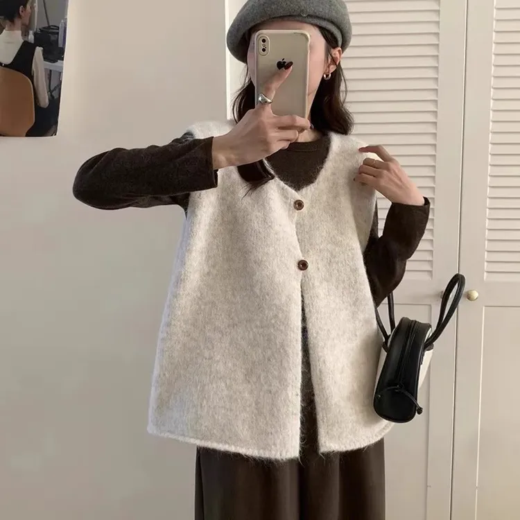 高级感无袖针织马甲背心女秋季2025新款外搭宽松叠穿坎肩叠穿马夹