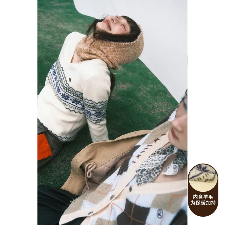 CHUU冬季女装民族风提花撞色V领休闲含羊毛长袖针织衫