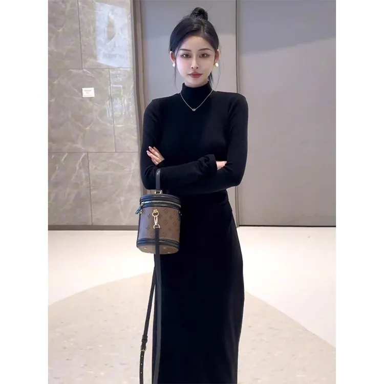 半高领修身性感连衣裙女春秋黑色名媛气质打底中长款包臀直筒裙子
