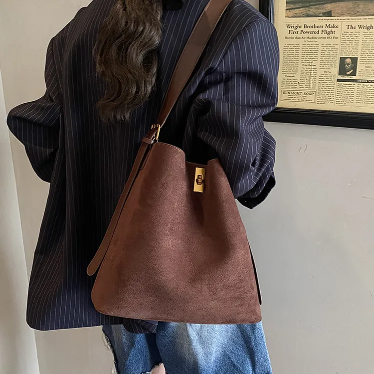 LOMMINY/罗米尼复古时尚百搭托特包简约设计感单肩包手提包