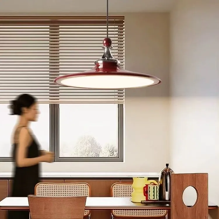 中古风餐厅吊灯2025新款护眼法式奶油餐桌灯飞碟创意艺术吧台吊灯