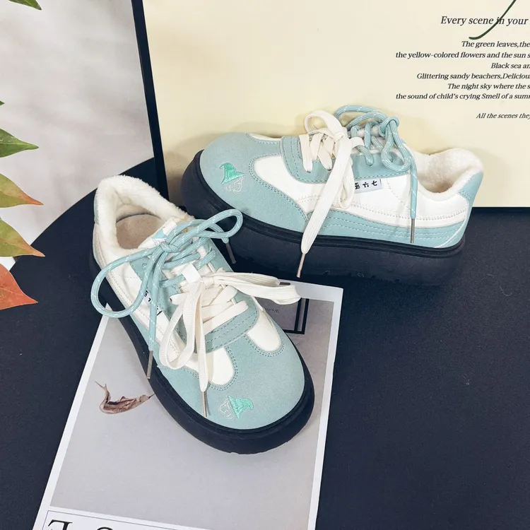 巫六七女鞋新款加绒保暖2025秋冬厚底增高低帮显脚小百搭休闲板鞋