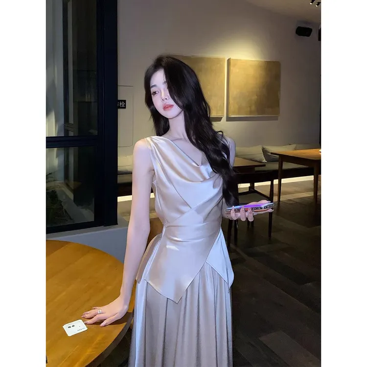 2025年无袖荡领上衣女夏季时尚新款高腰半身裙缎面贵气两件套装