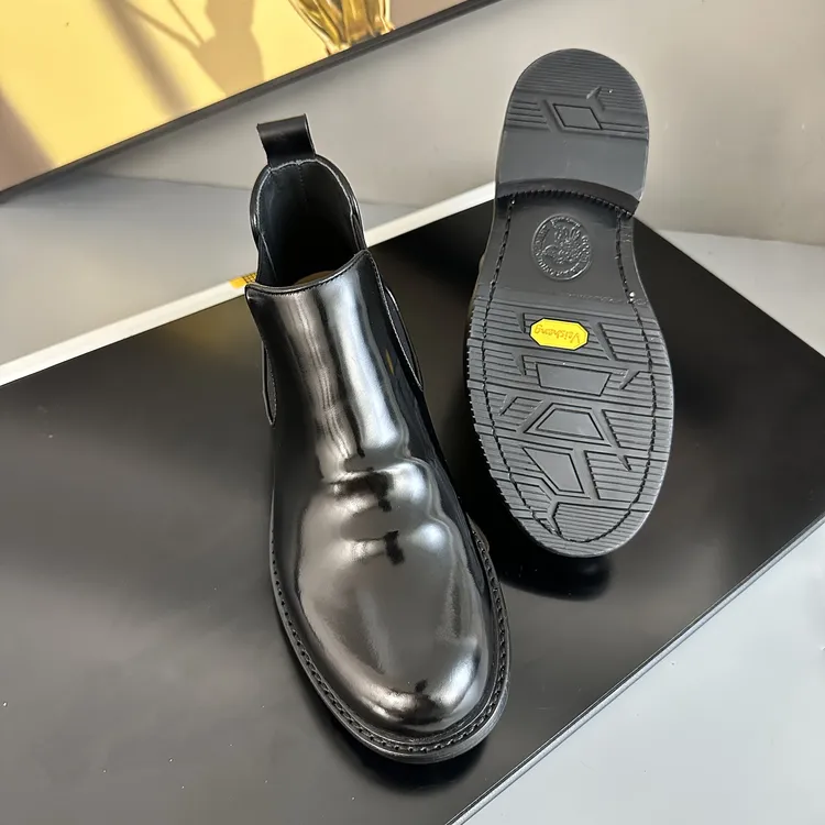 工厂破价真皮大底男士黑色切尔西马丁靴圆头厚底时尚百搭波仔靴潮