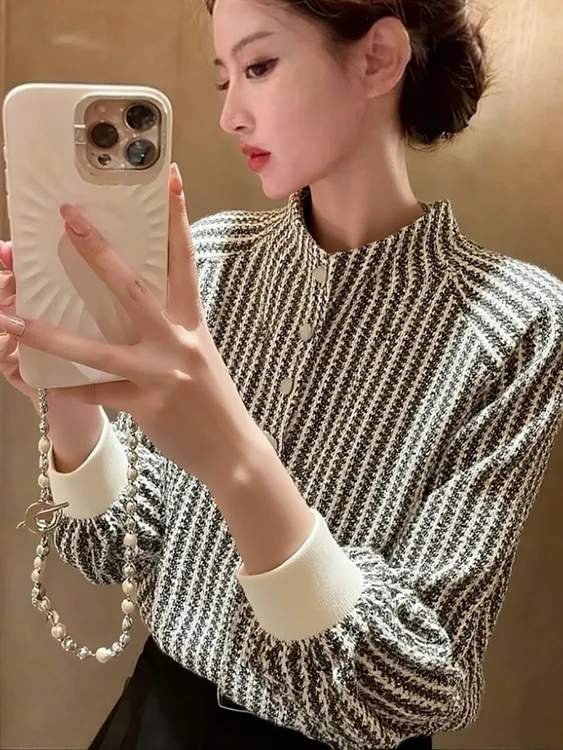 冬季独特超好看洋气减龄上衣韩系小众轻奢不撞款高级感条纹打底衫