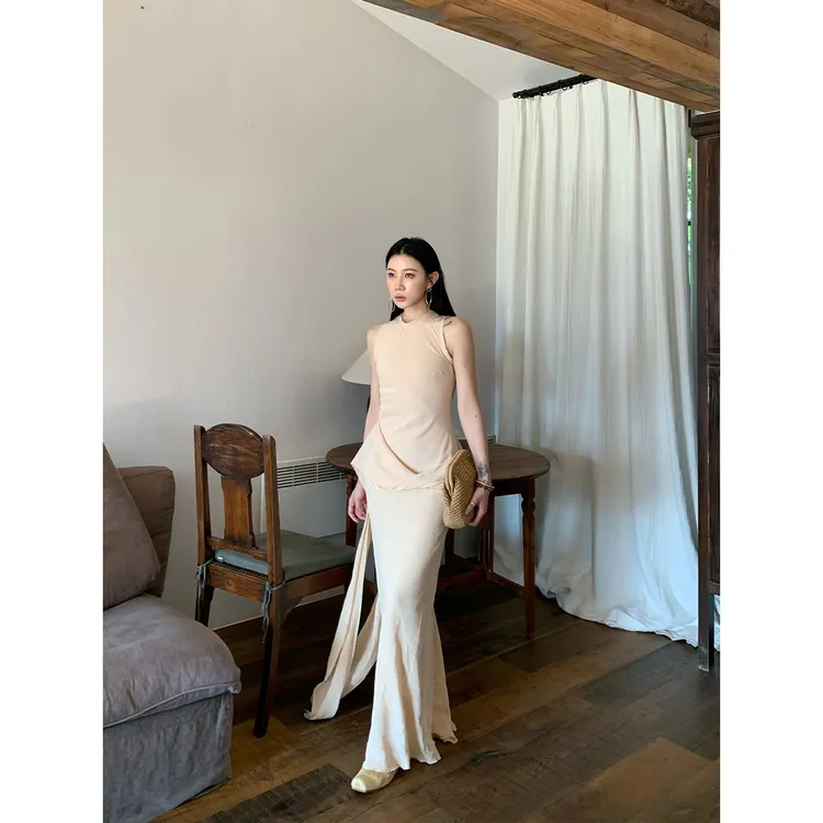 70不是七十【南枝橘调】春夏褶皱肌理圆领无袖修身连衣裙