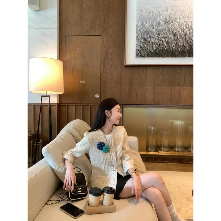 区区欧阳 粗花呢小香风外套女秋季高级感圆领小个子复古短款上衣