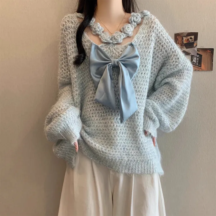 大码镂空V领花朵蝴蝶结毛衣女秋季胖MM显瘦宽松设计感针织衫上衣