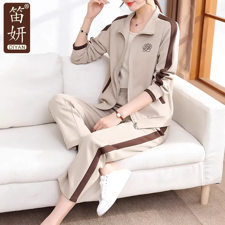 妈妈春装套装2025新款时尚休闲运动服中老年女装外套春秋两件套50
