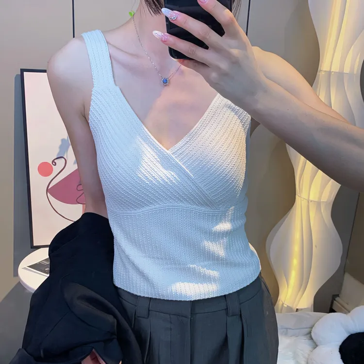 秋冬保暖新款女士德绒性感背心带胸垫保暖衣无痕打底内衣女长款